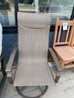NEW PATIO  SWIVEL CHAIR