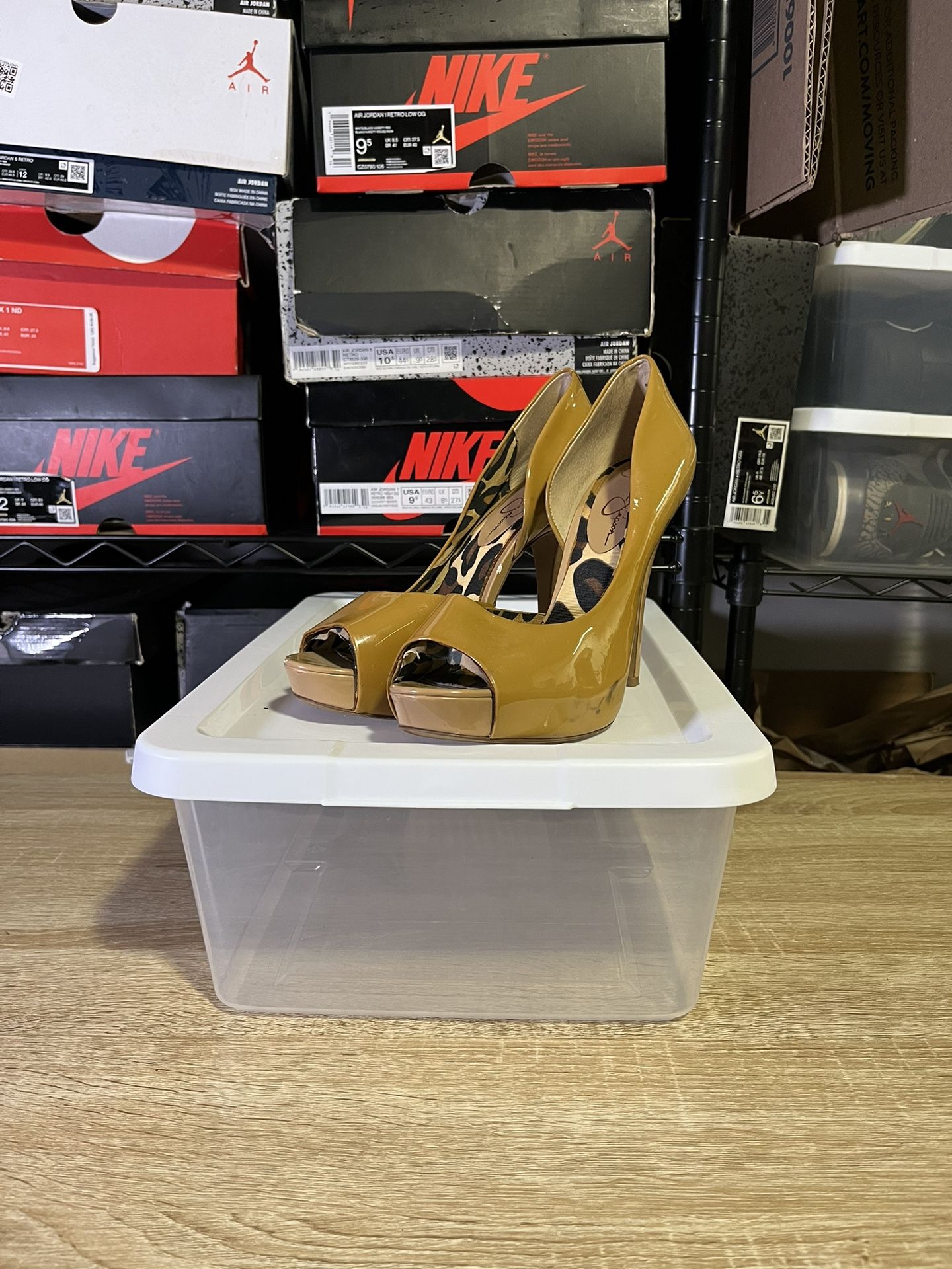 YELLOW PEEP TOE HEELS SIZE 8 • LIKE NEW