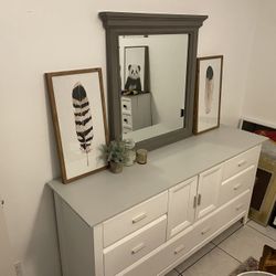 Dresser And Mirror Set