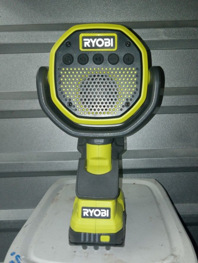 RYOBI ONE+ 18V Cordless VERSE Clamp Speaker