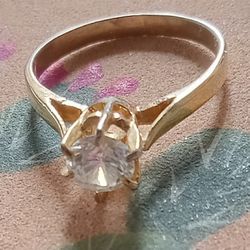 Beautiful Goldtone And Cubic Zirconia Ring 