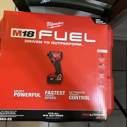 New Milwaukee M18 FUEL 1/4" Hex Impact Driver Kit 2953-22