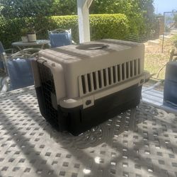 Travel Crate $40