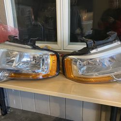 2015 Ford Explorer Headlights 