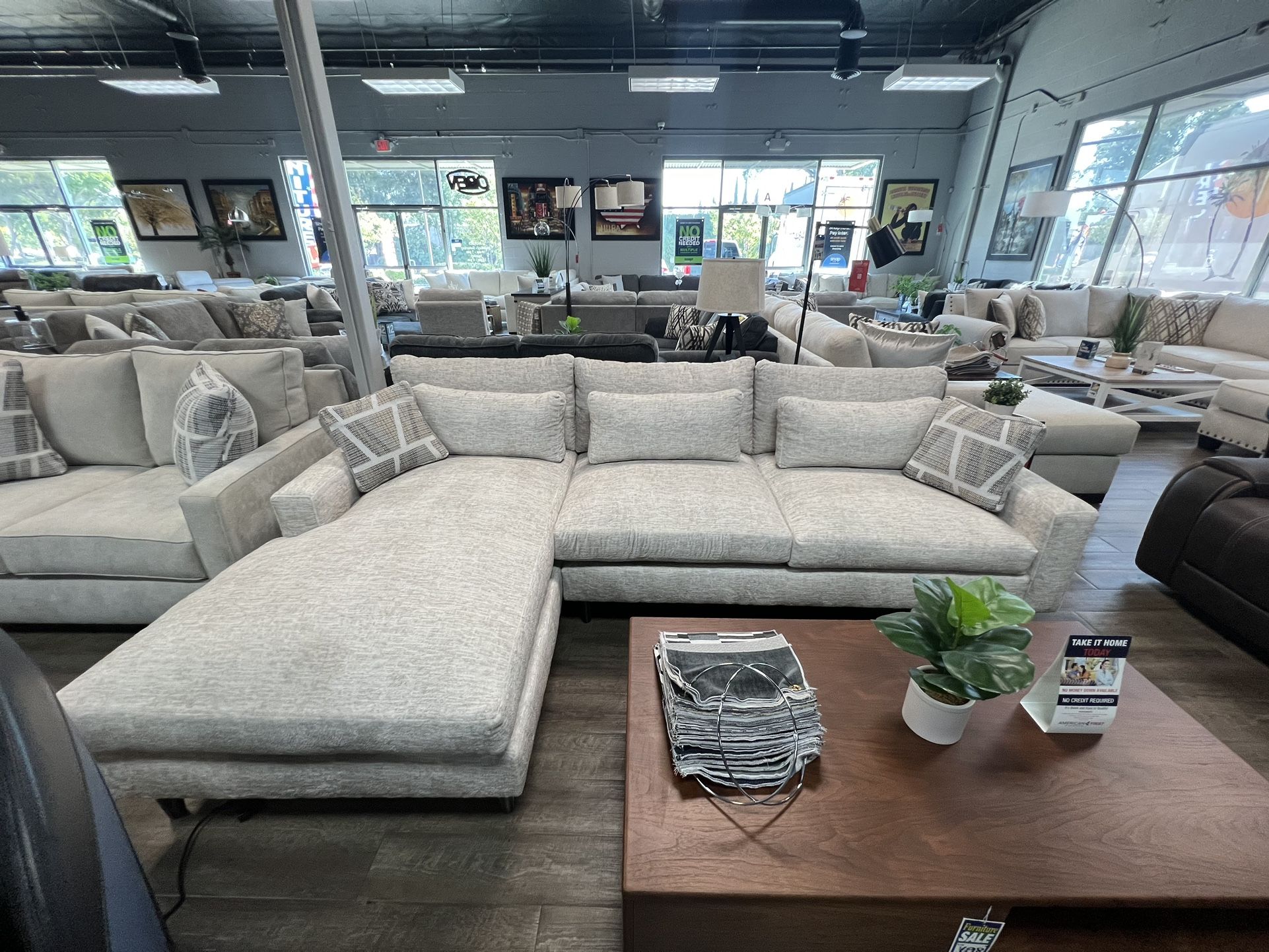 Beige Sectional w/ chaise