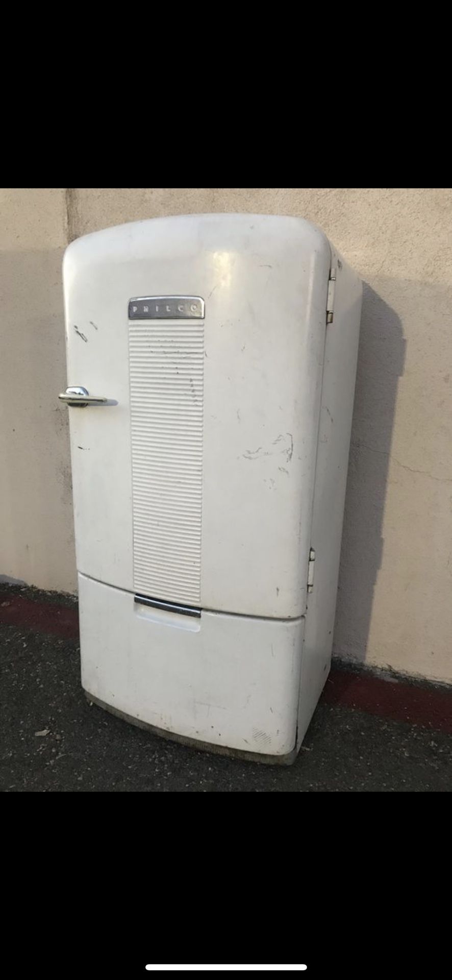 Working Vintage Refrigerator Philco model A-621. It Works!
