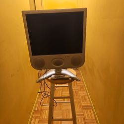 Aquos. Shapp   T. V.  With Remote 