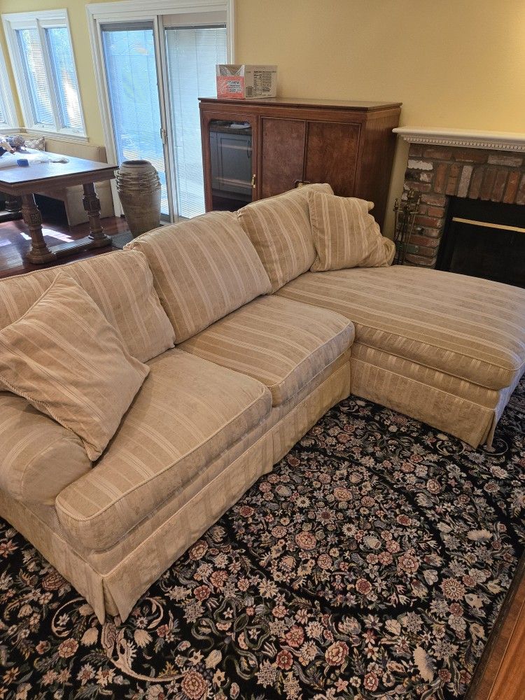 2pc Sectional Couch