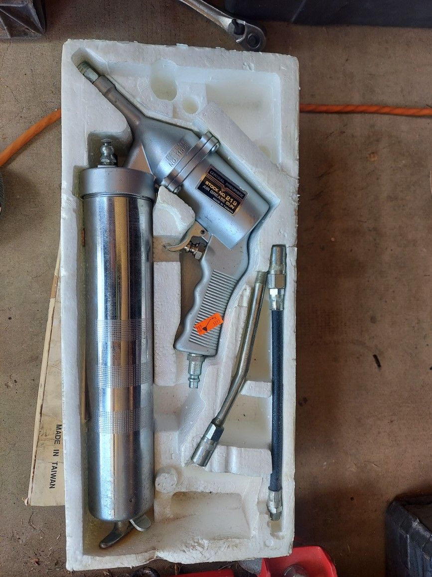 Central Pneumatic Air Grease Gun