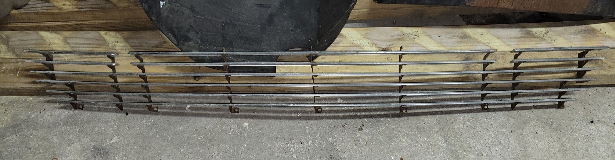 (DRIVES QUALITY)1963-64 CHEVY CORVETTE GRILL