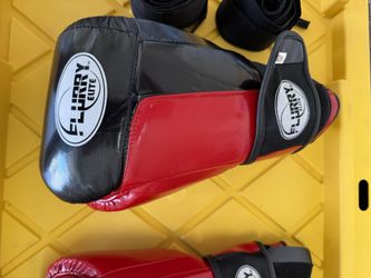 Boxing gloves
