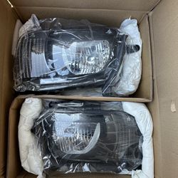 2010, 2011, 2012, 2013 Chevrolet Camaro Headlights ( New Car Parts )