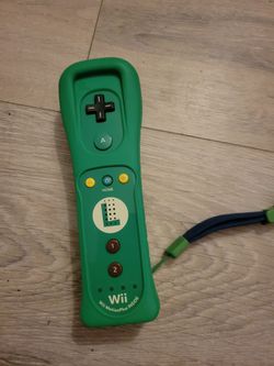 Luigi Nintendo Wii Controller