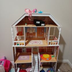 Wooden Dollhouse 