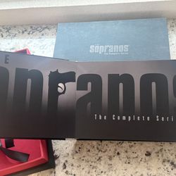 The Sopranos Complete Series Box Set  + Book 33 Disc Set (30 dvd, 3 cd) All seasons! Limited edition box!