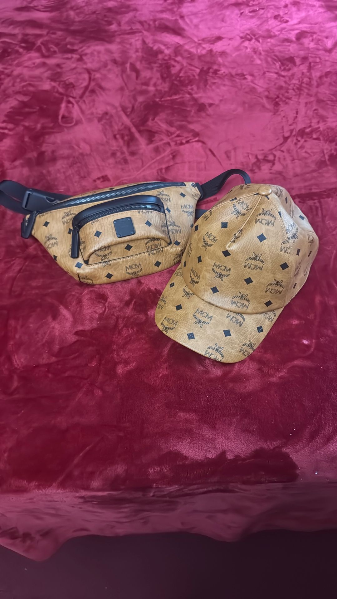 Mcm waist Bag And Hat