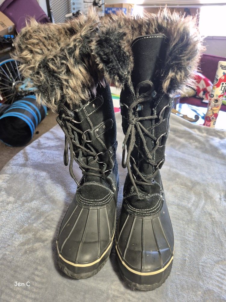 Western Chief Women's Snow Boot Size 8