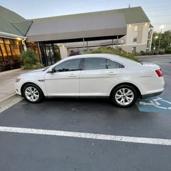 2011 Ford Taurus