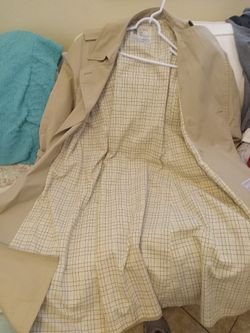 ORIGINAL LONDON FOG , TAN w/PLAID INSIDE DOUBLE BREASTED AND SIZE 14 REG