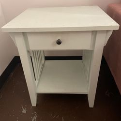 Night stand / end table