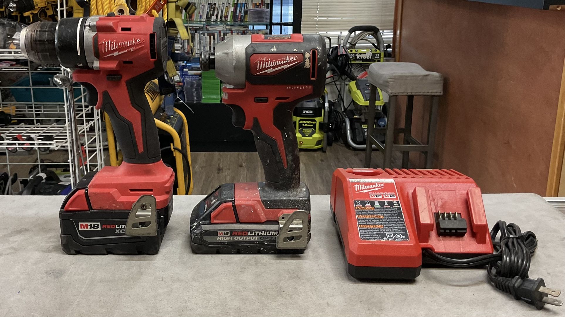 Milwaukee M18 Brushless Drill Set 