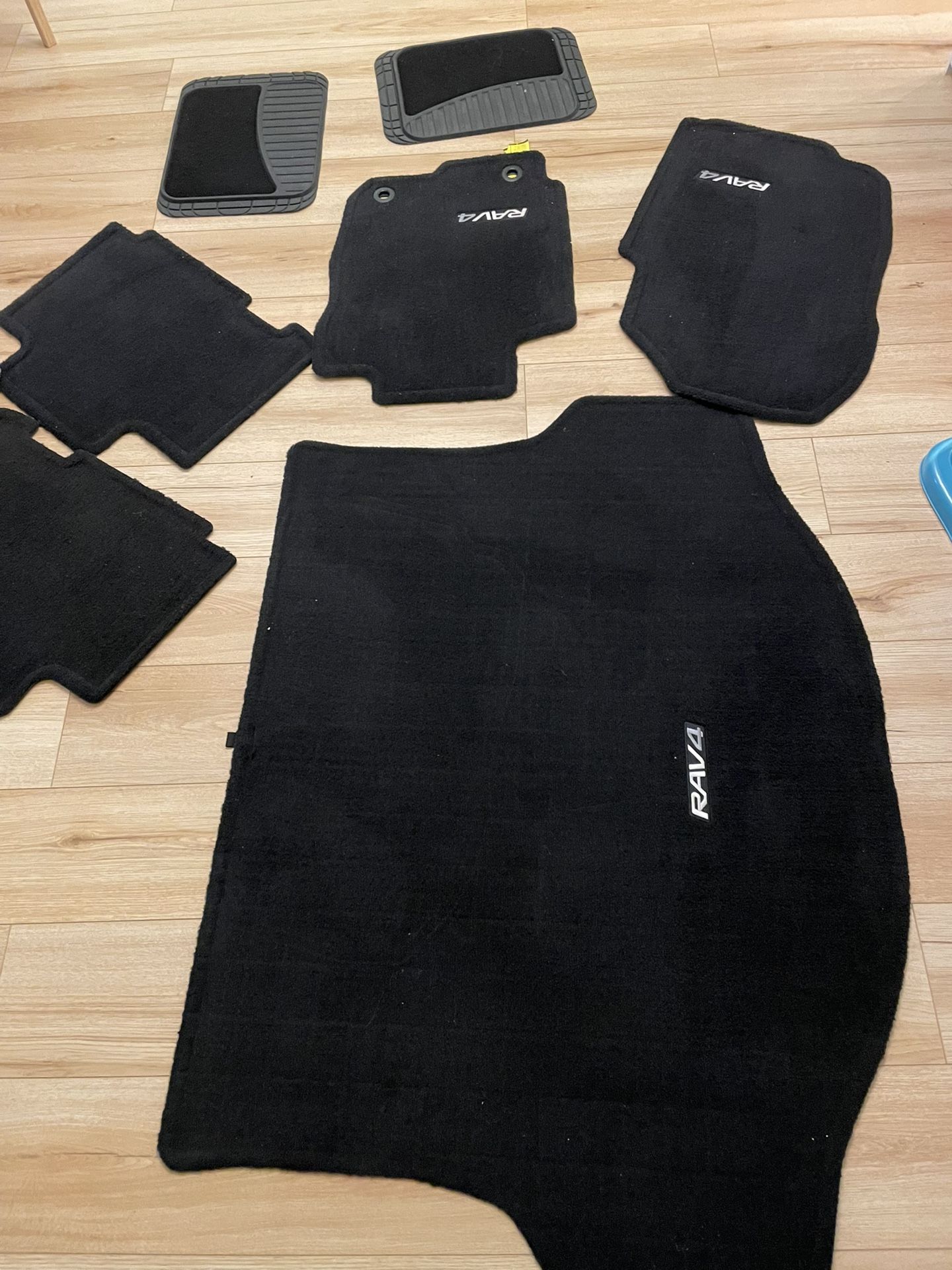 Toyota Rav4 Front, Rear And Trunk Mats