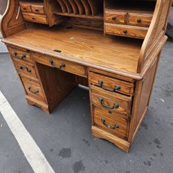 Winners Only Dresser