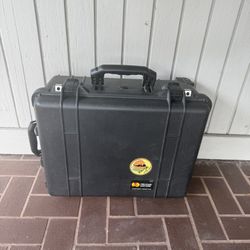 Pelican 1560 AV Case