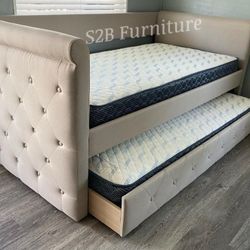 Twin Twin Beige Daybed With Ortho  Matres!