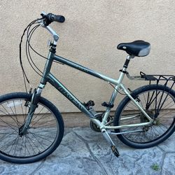 trek mountain bike 21” frame aluminum 26” tires 21 speed asking $165