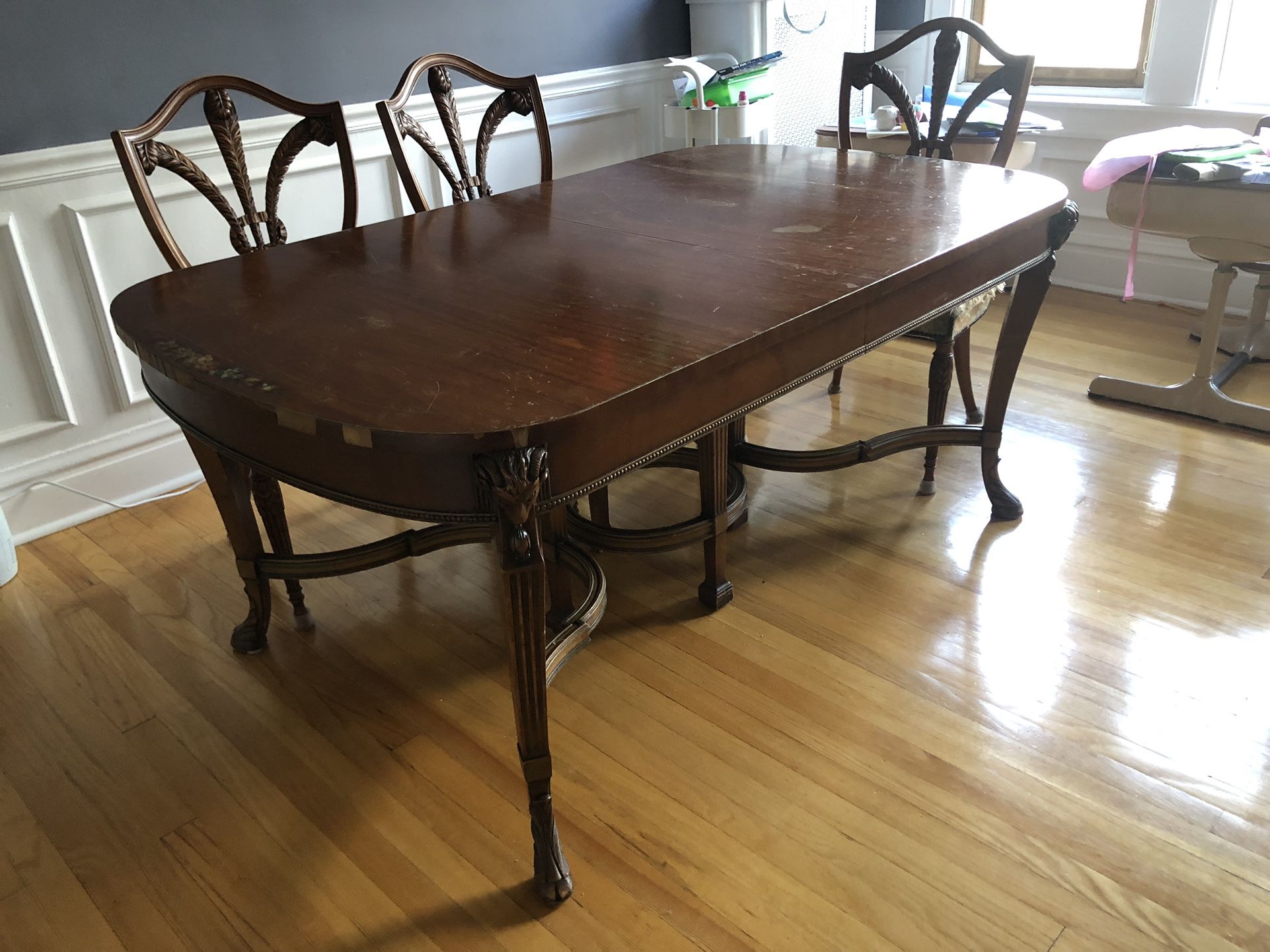 Old Dining Room Table With 2 Leafs