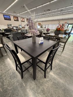 5 PC DINING TABLE
