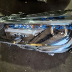 2017 2018 2019 Subaru Outback  Left Headlight Part 