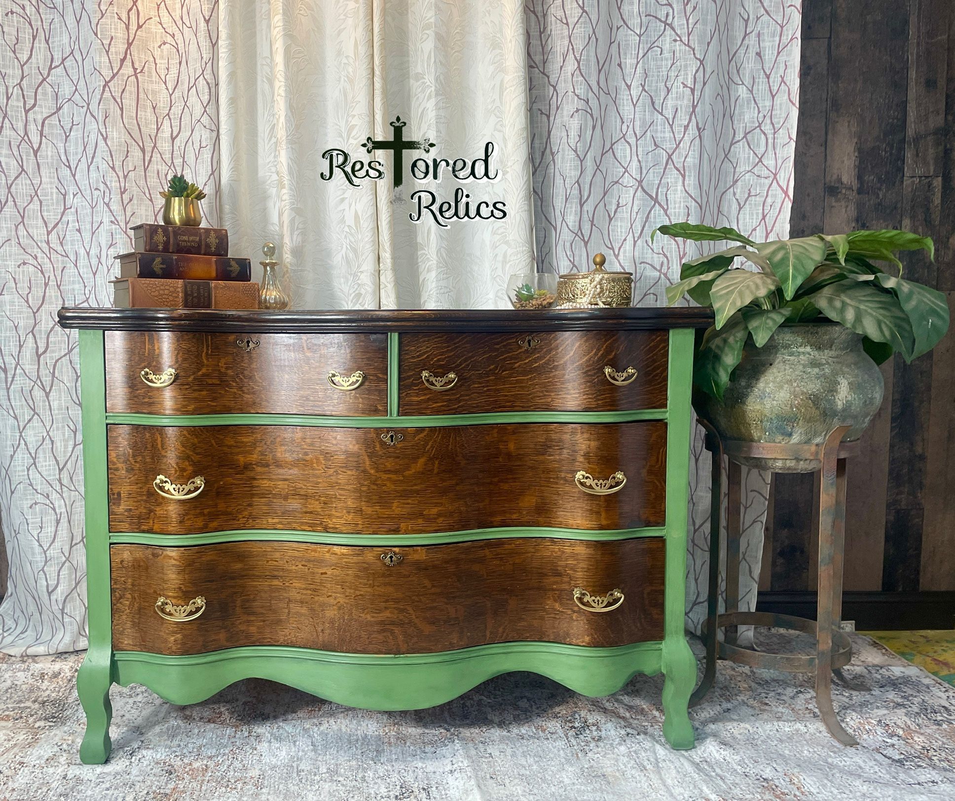 Sale!! Beautiful Vintage Serpentine Dresser
