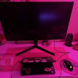 LG ULTRAGEAR 32” Gaming monitor 144HZ 1440P
