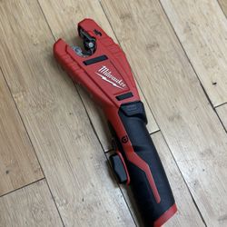 Milwaukee M12 Copper Tubing Cutter TOOL ONLY