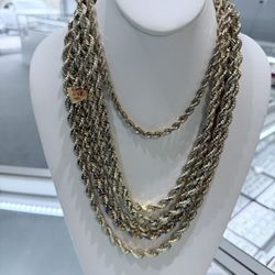 Black Friday Sales! Like new 14K Diamond Cut Chains! Limited Stock see details for sizes!