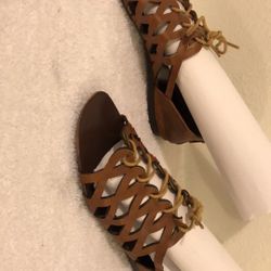 Woman’s Sandals: Size 8