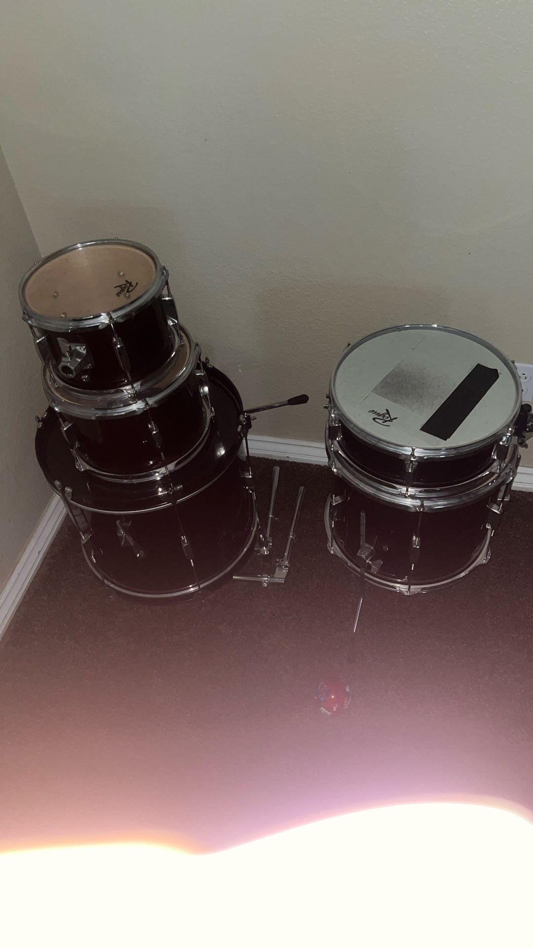 Rouge Drum Set