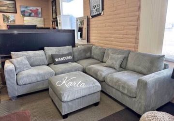 Beautiful ‼️sectional sofa with ottoman grey corduroy