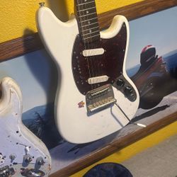 Squier Mustang