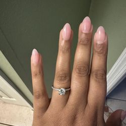 1ct beautiful round solitaire moissanite engangement ring ‼️ 💍 DIFFERENT SIZES AVAILABLE ⭐️⭐️