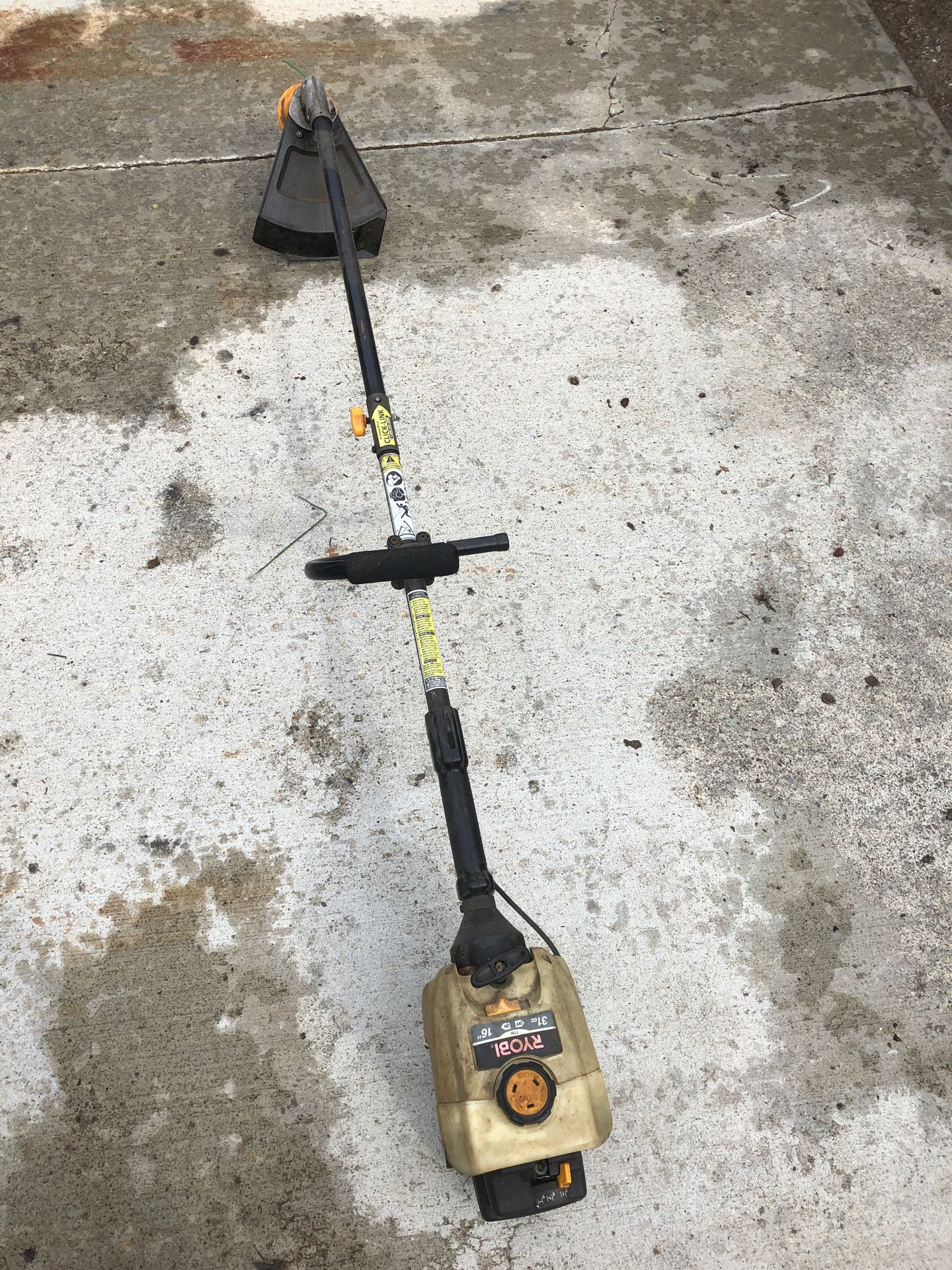 Ryobi 31cc 16 inch gas weed trimmer for Sale in Arlington, WA OfferUp