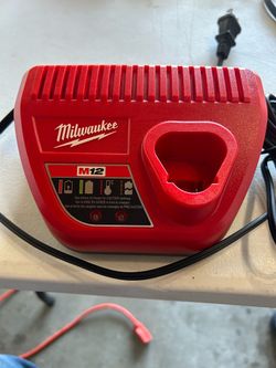 Milwaukee M12 Battery Charger