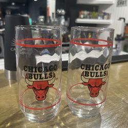2 Chicago Bulls 16 Ounce Glass Cups