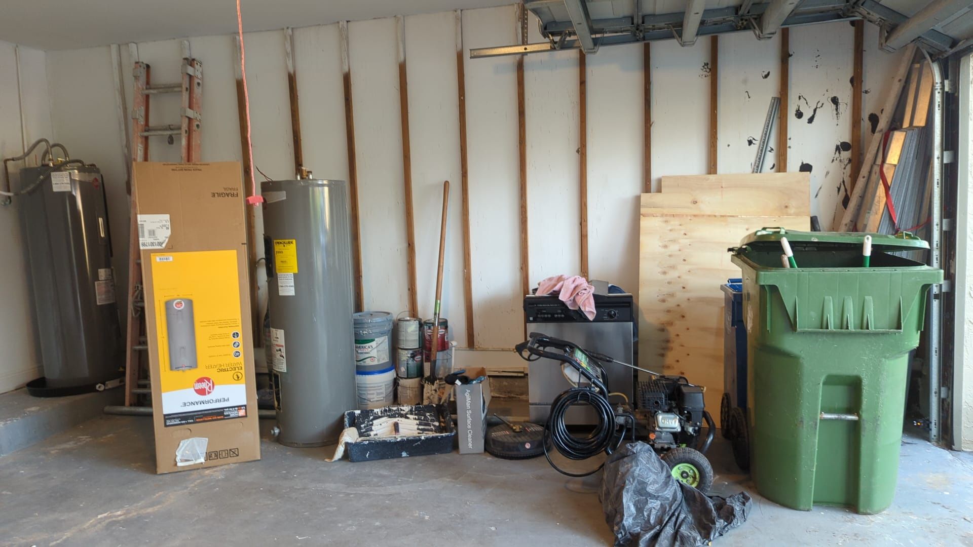 Free 40 Gallon Water Heater And Dishwasher For Scrap Metal for Sale in