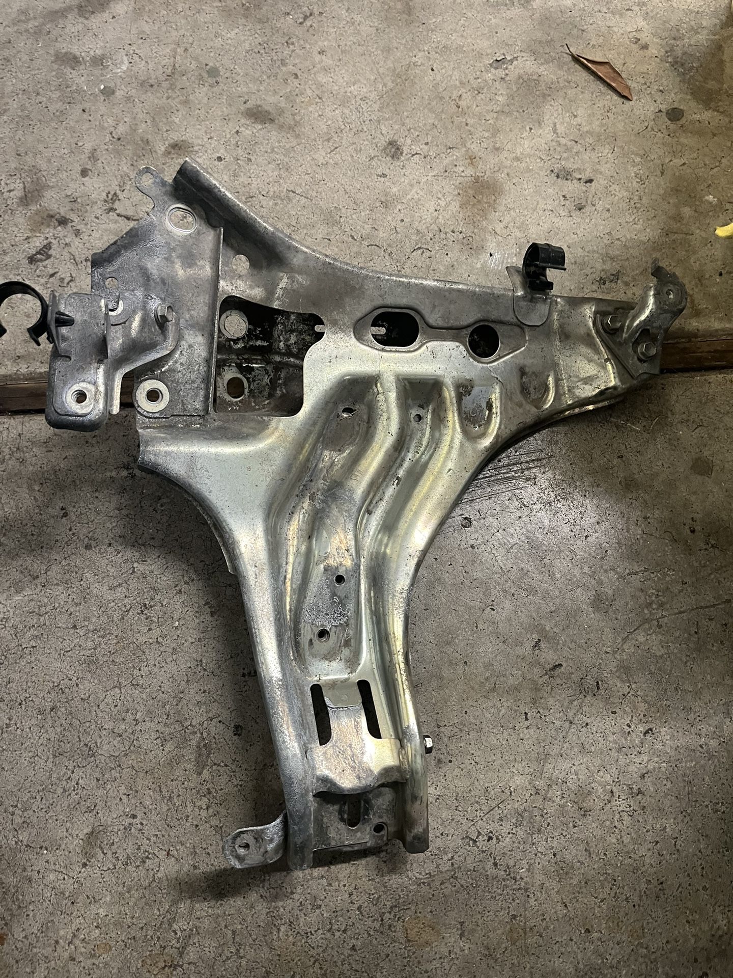 2010-2015 Toyota Prius Inverter Bracket