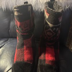 Madden Girl Boots Womens 8 Black Red Suede Southwest Aztec Jackman Leather Tie