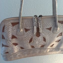 Leaders In Leather Gray Purse