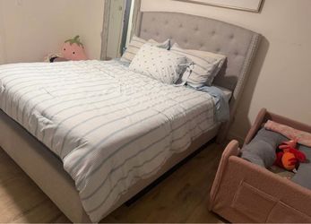 Queen bed frame + box spring